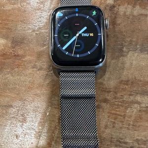 Apple Watch Series 7 GPS and Cellular, Stainless Steel